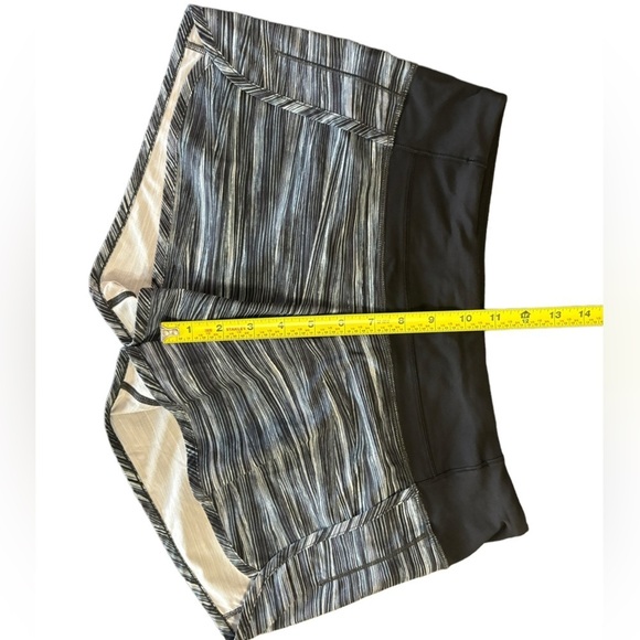 Lululemon Womens Run Times Short Size 6 - Picture 8 of 8